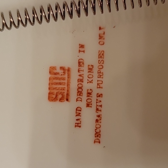 Vintage Imari Style Asian Decorative Plate Floral Orange, Blue, Green Hong Kong - Picture 2 of 3